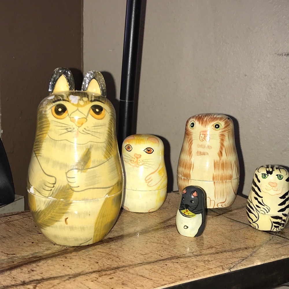Vintage Wood Nesting Cat/Kitten Decor